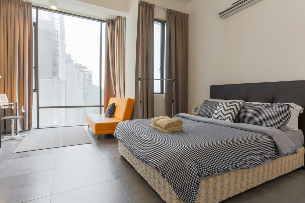 The 12 Suites @ Empire Damansara Петалинг Джая Екстериор снимка