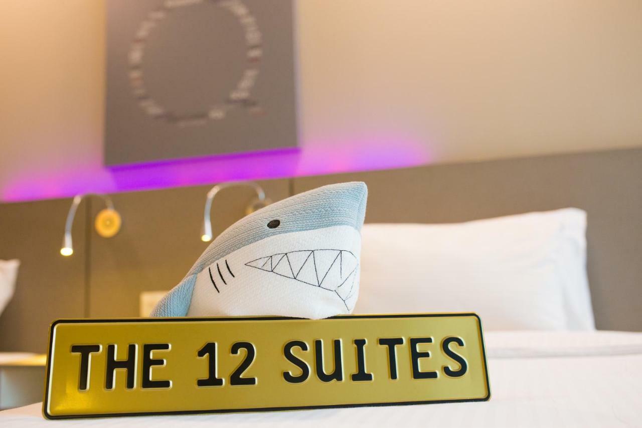 The 12 Suites @ Empire Damansara Петалинг Джая Екстериор снимка