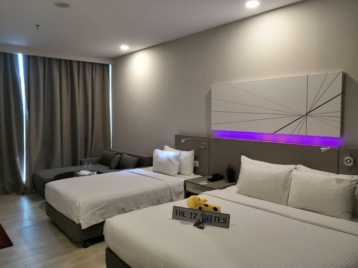 The 12 Suites @ Empire Damansara Петалинг Джая Екстериор снимка