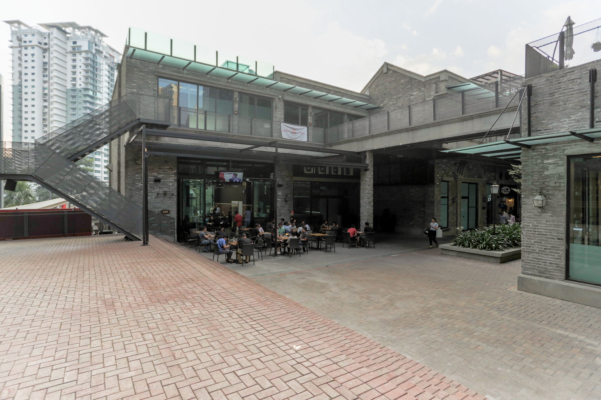 The 12 Suites @ Empire Damansara Петалинг Джая Екстериор снимка