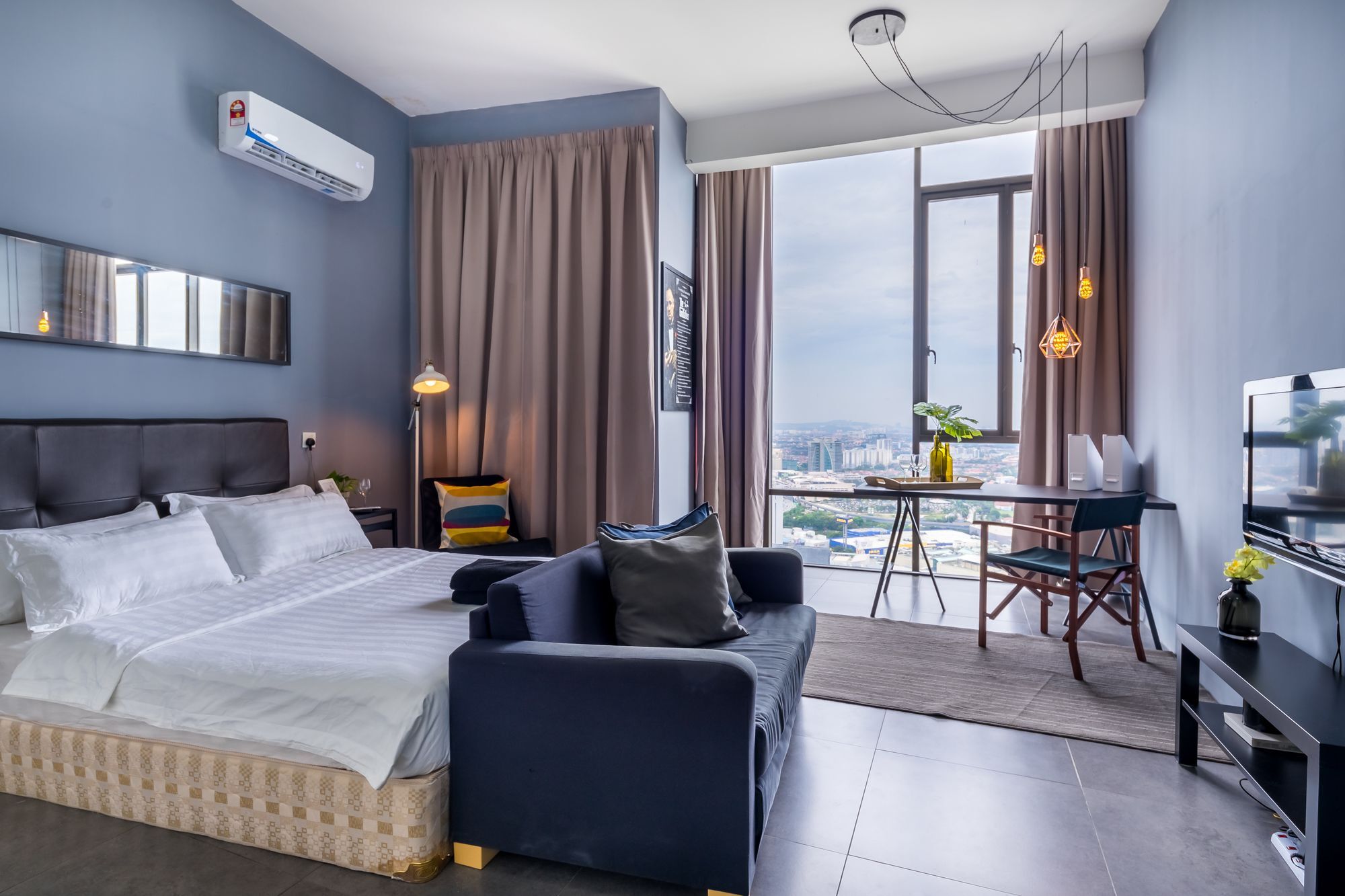 The 12 Suites @ Empire Damansara Петалинг Джая Екстериор снимка